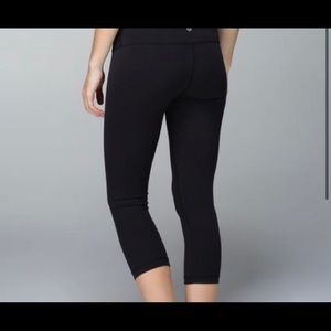 ivivvia capris with cotton candy waist